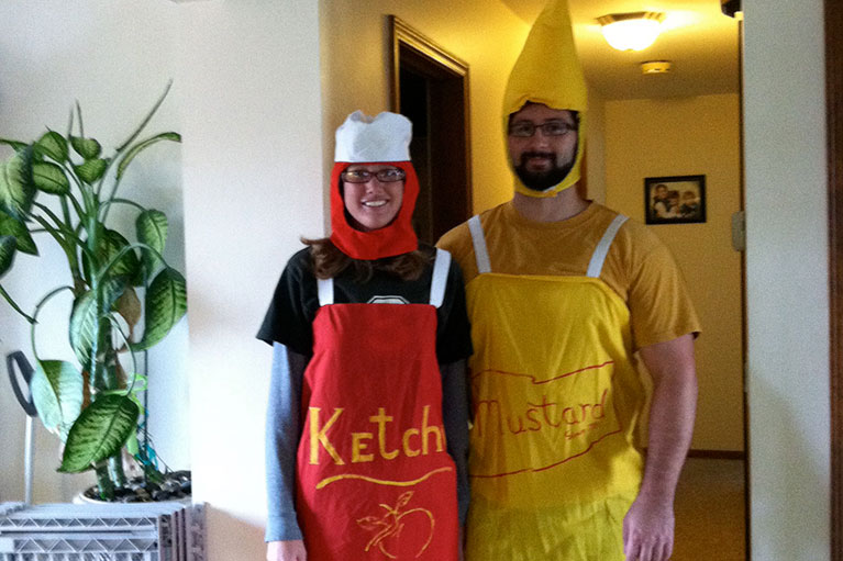 kethup and mustard halloween costumes